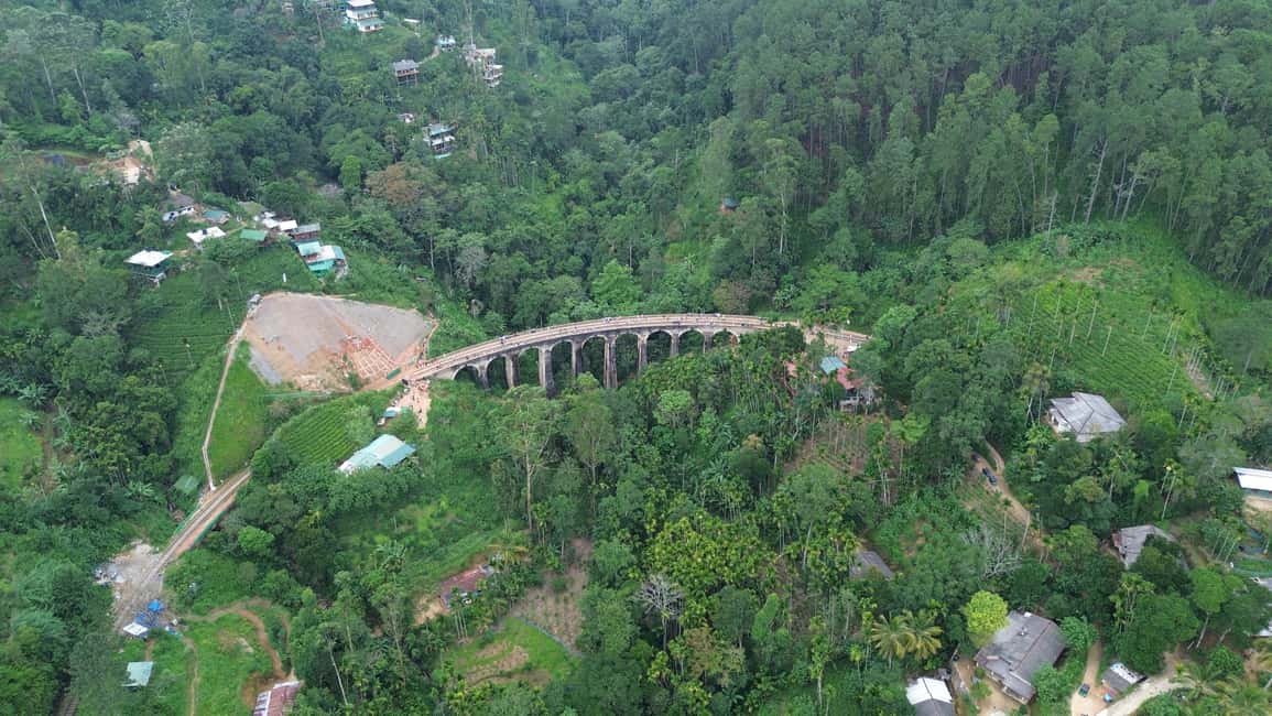 image n.3 of Kandy to Ella First Class Scenic Hill Country Train Journey activity in Mahanuvara, uploaded by supplier