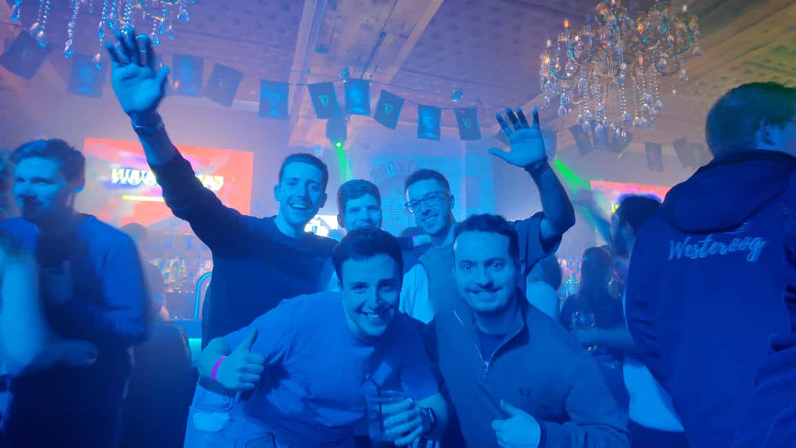 imagem n.4 de Bruxelas: Experiência de Pub Crawl e Festa Nocturna atividade em Bruxelas, carregada pelo fornecedor
