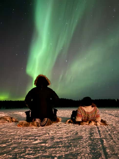 billede nr.3 af aktiviteten Levi: Nordlys-eventyr i naturen, lækkerier ved lejrbålet i Sirkka, uploadet af udbyder
