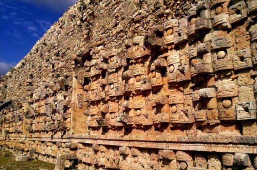 Image N°12 de Visite privée Kabah et Uxmal et atelier maya activité à Uxmal, publiée par le prestataire