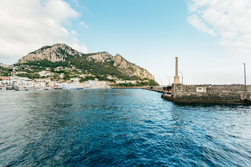 Immagine nº 13 di Sorrento: Gita in barca in Costiera e a Capri con degustazione di limoncello attività a Matermania, caricata dal fornitore