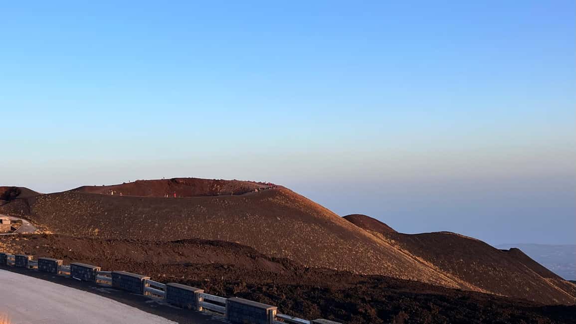 imagen n.º 7 de Catania: Excursión al atardecer en el Etna con servicio de recogida y regreso actividad en Catania, subida por el proveedor