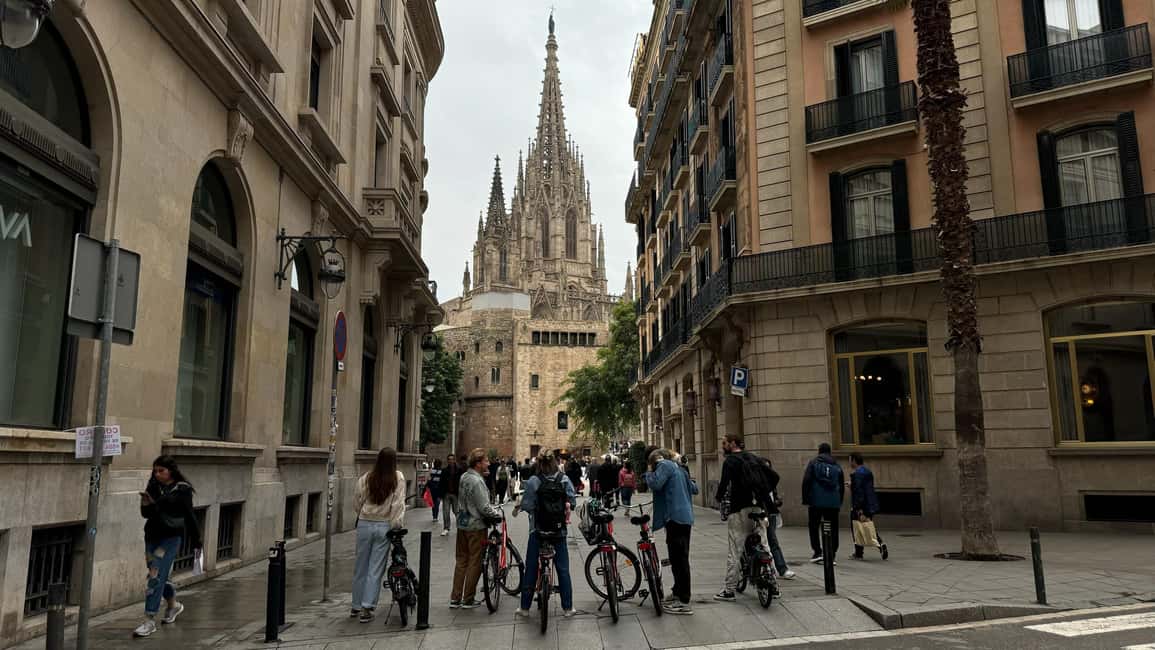 サプライヤーによってアップロードされた、バルセロナのバルセロナ：自転車またはeバイクツアー、主要観光スポットと現地の洞察の画像#17