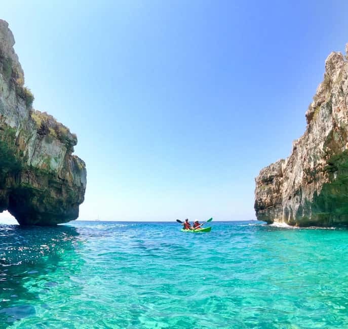 Immagine nº 1 di Santa Maria di Leuca: tour in kayak e canoa nelle grotte attività a Lecce, caricata dal fornitore