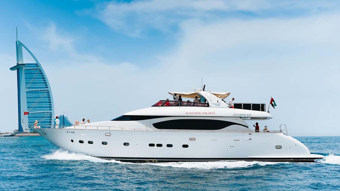 Bild Nr. 3 von Dubai Marina: Yacht-Tour mit optionalem Frühstück oder BBQ Aktivität in Dubai, hochgeladen vom Anbieter