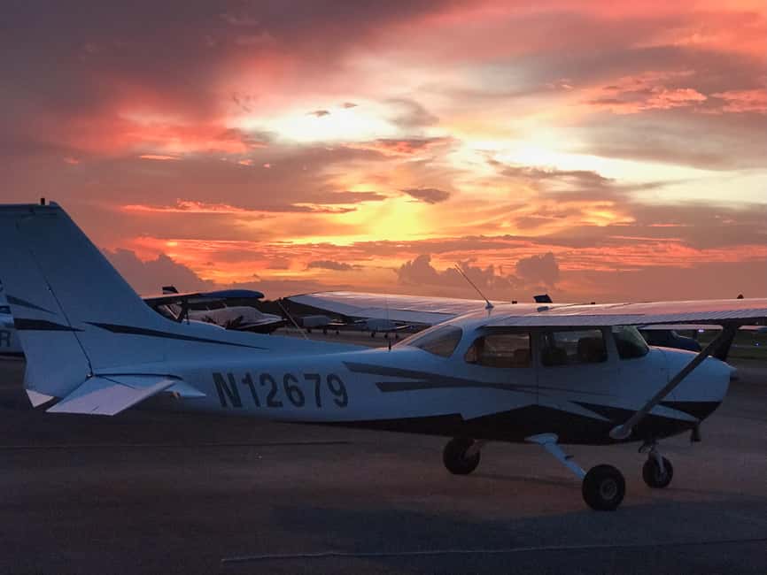 imagen n.º 37 de Miami Beach: Tour aéreo privado Night Lights - Champán gratis actividad en Miami, subida por el proveedor