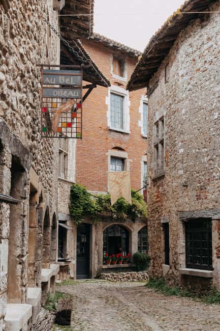 image n.5 of From Lyon : Beaujolais - Pérouges Full Day Shared Trip activity in Villefranche-sur-Saone, uploaded by supplier