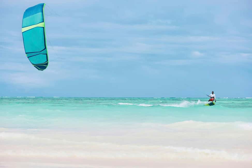 imagem n.10 de Excursão de dia inteiro aos cartões postais de Sal com Kite Beach e almoço atividade em Santa Maria, Cabo Verde, carregada pelo fornecedor