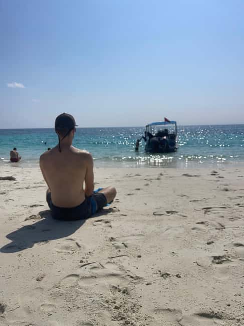 Immagine nº 7 di Muscat: gita di snorkeling alle isole Daymaniat con pranzo attività a Oman, caricata dal fornitore