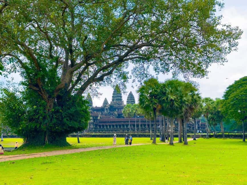 image n.3 of One-Day Small Circuit Tour: Angkor Wat, Bayon, Ta Prohm activity in Siem Reap, uploaded by supplier