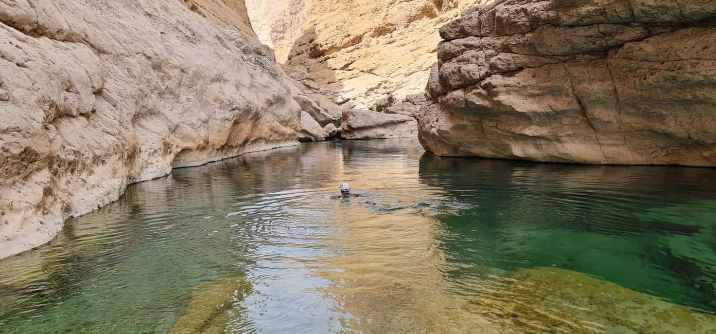 Immagine nº 7 di Da Muscat: Avventura a Wadi Al Arbieen, Sinkhole, Spiaggia delle Pinne attività a Regione al-Sharqiyya, caricata dal fornitore