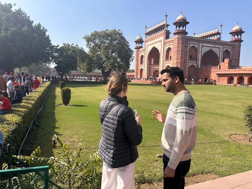 image n.10 of From Delhi: Private Taj Mahal, Agra Fort & Baby Taj Day Trip activity in Agra, uploaded by supplier
