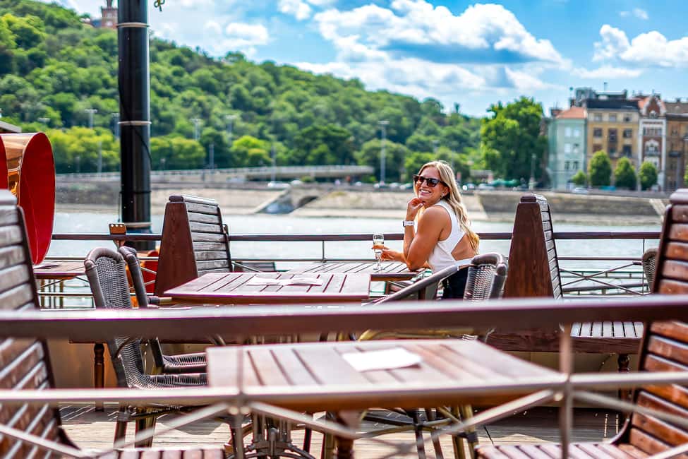 imagen n.º 8 de Budapest: Crucero Histórico con Bebida de Bienvenida actividad en Visegrad, subida por el proveedor