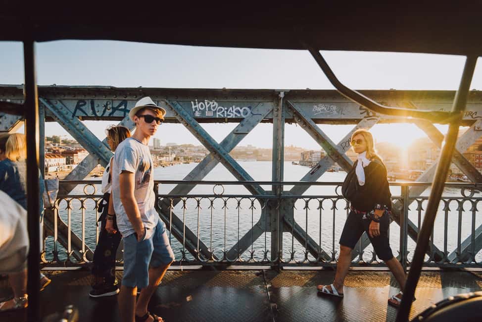 imagem n.14 de Porto:Tour particular pela cidade histórica num Ford T clássico atividade em Porto, Portugal, carregada pelo fornecedor