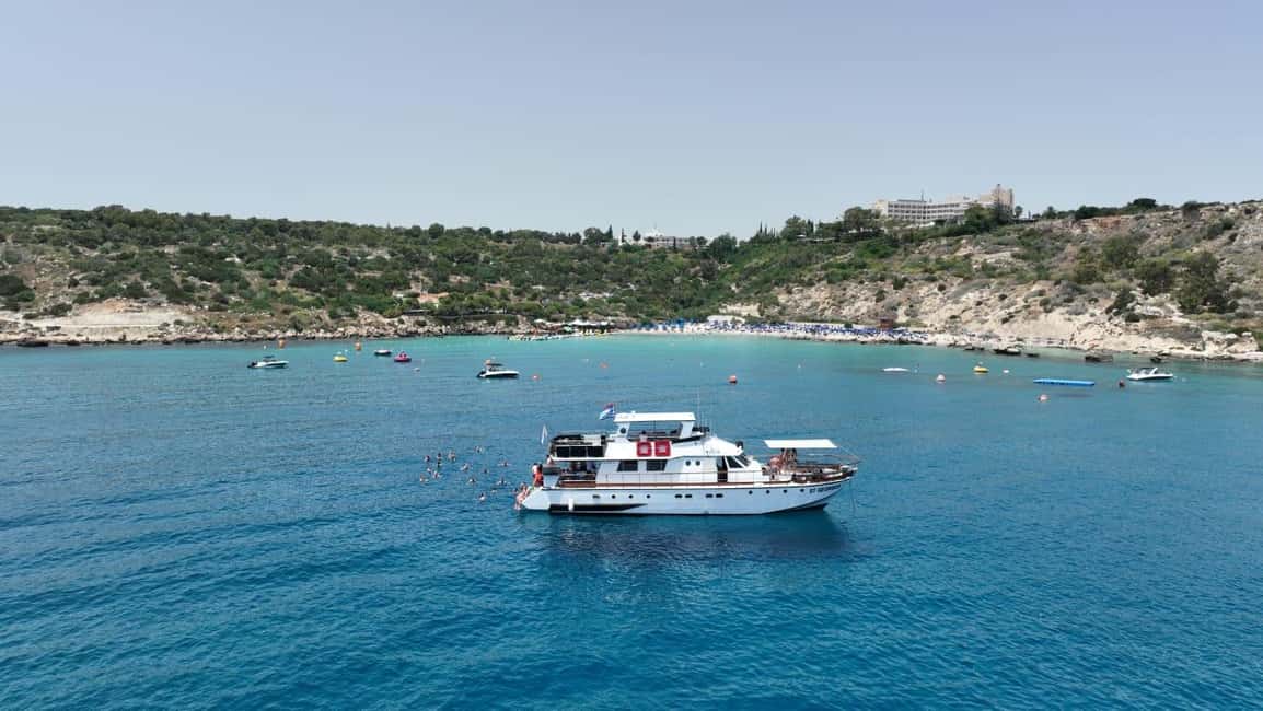 Image N°19 de Protaras : Croisière Waterworld Turtle Cove avec arrêts baignade activité à Chypre, publiée par le prestataire