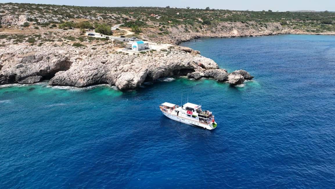 Image N°15 de Protaras : Croisière Waterworld Turtle Cove avec arrêts baignade activité à Chypre, publiée par le prestataire