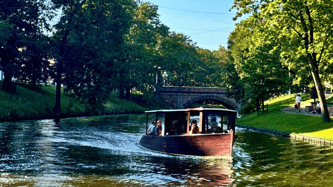 Bild Nr. 7 von Riga: Private Bootstour durch die Kanäle von Riga mit lettischem Bier Aktivität in Riga, hochgeladen vom Anbieter