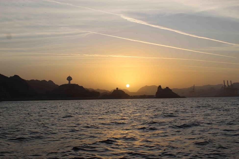 Immagine nº 2 di Crociera costiera e al tramonto a Muscat attività a Mascate, caricata dal fornitore