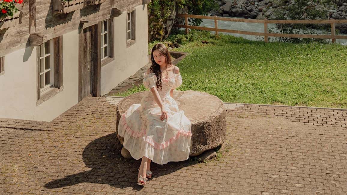 image n.78 of Zurich: Professional Photoshoot at the Best Spots activity in Zurich, uploaded by supplier