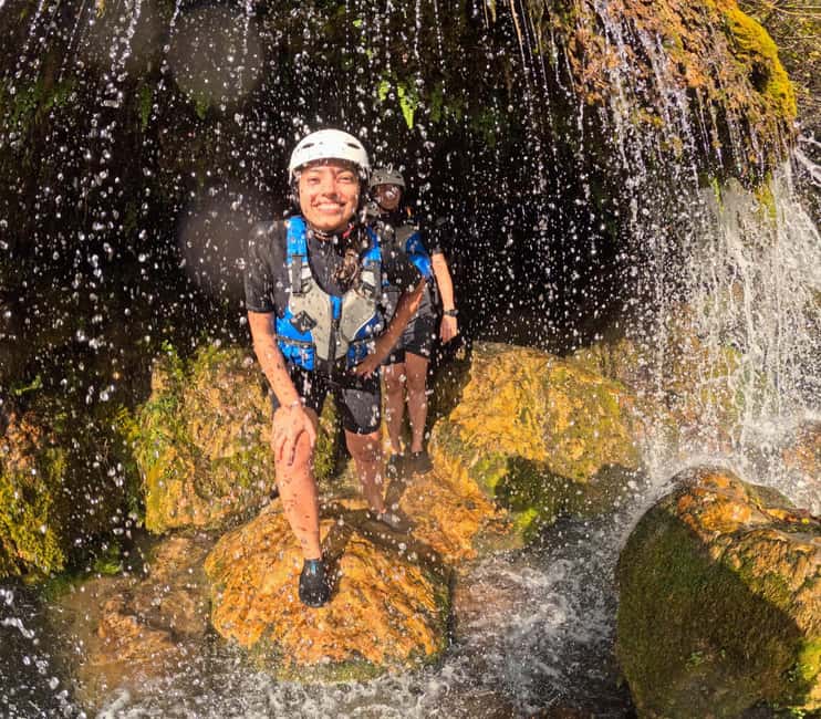 Obraz nr 3 z atrakcji Split/Omiš: rafting, skoki z klifów i zwiedzanie jaskiń w Split, przesłany przez organizatora
