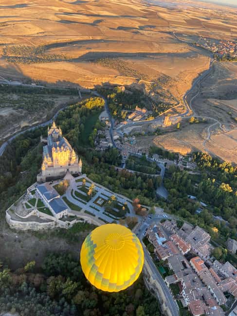 image n.11 of From Madrid: Hot Air Balloon over Segovia with Transfer activity in Madrid, uploaded by supplier