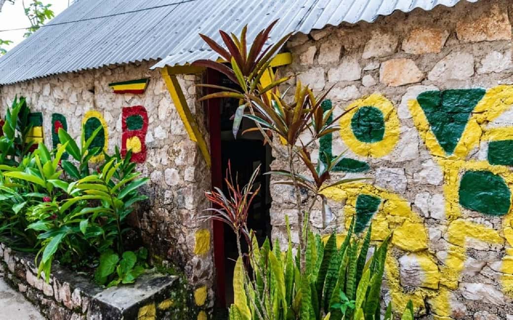 imagem n.7 de Montego Bay: Excursão de Bob Marley a 9 Mile, St. Ann atividade em Clarendon, carregada pelo fornecedor
