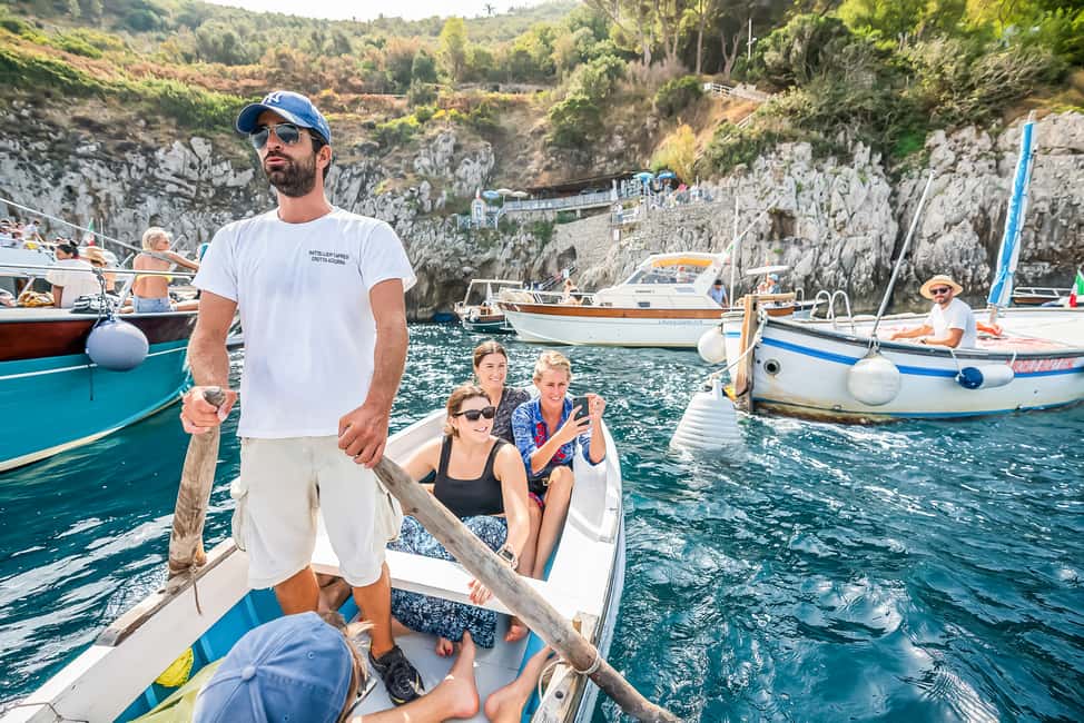 imagem n.6 de Sorrento: Passeio de barco exclusivo em Capri e Gruta Azul opcional atividade em Anacapri, carregada pelo fornecedor
