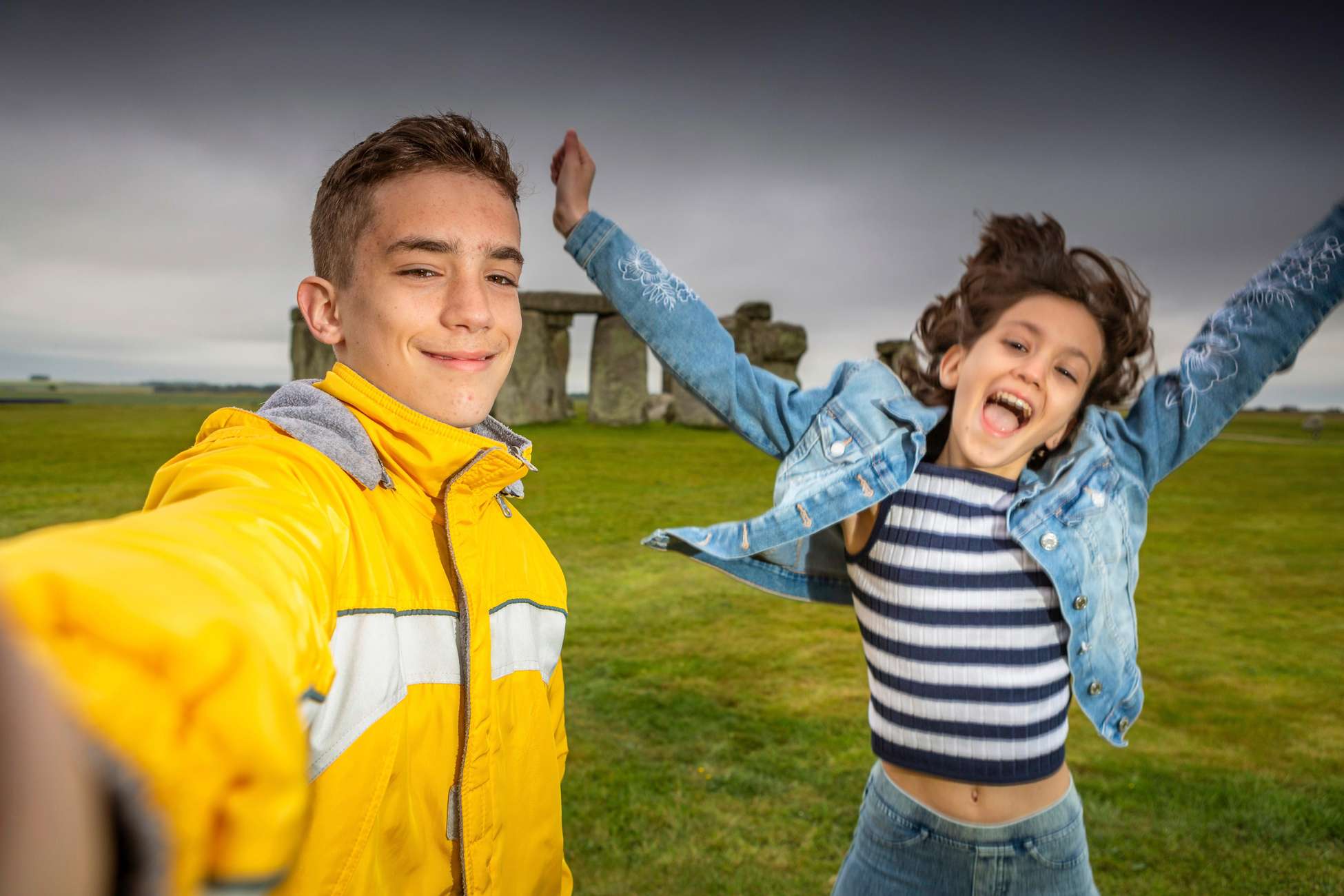 London: Stonehenge Morning or Afternoon Tour Optional Lunch