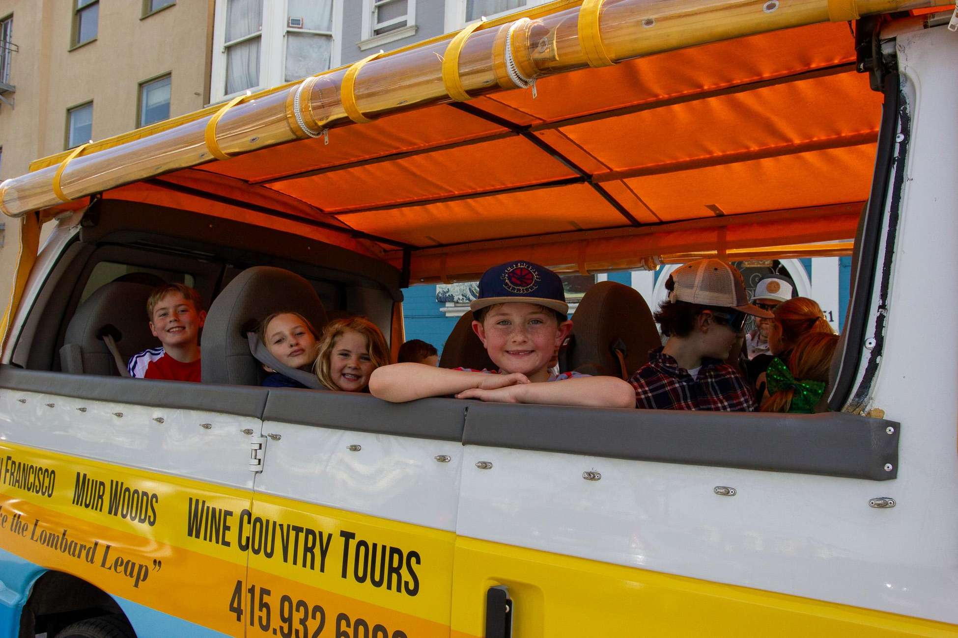 Lombard Leap: Lombard Street, Coit Tower and Chinatown Tour