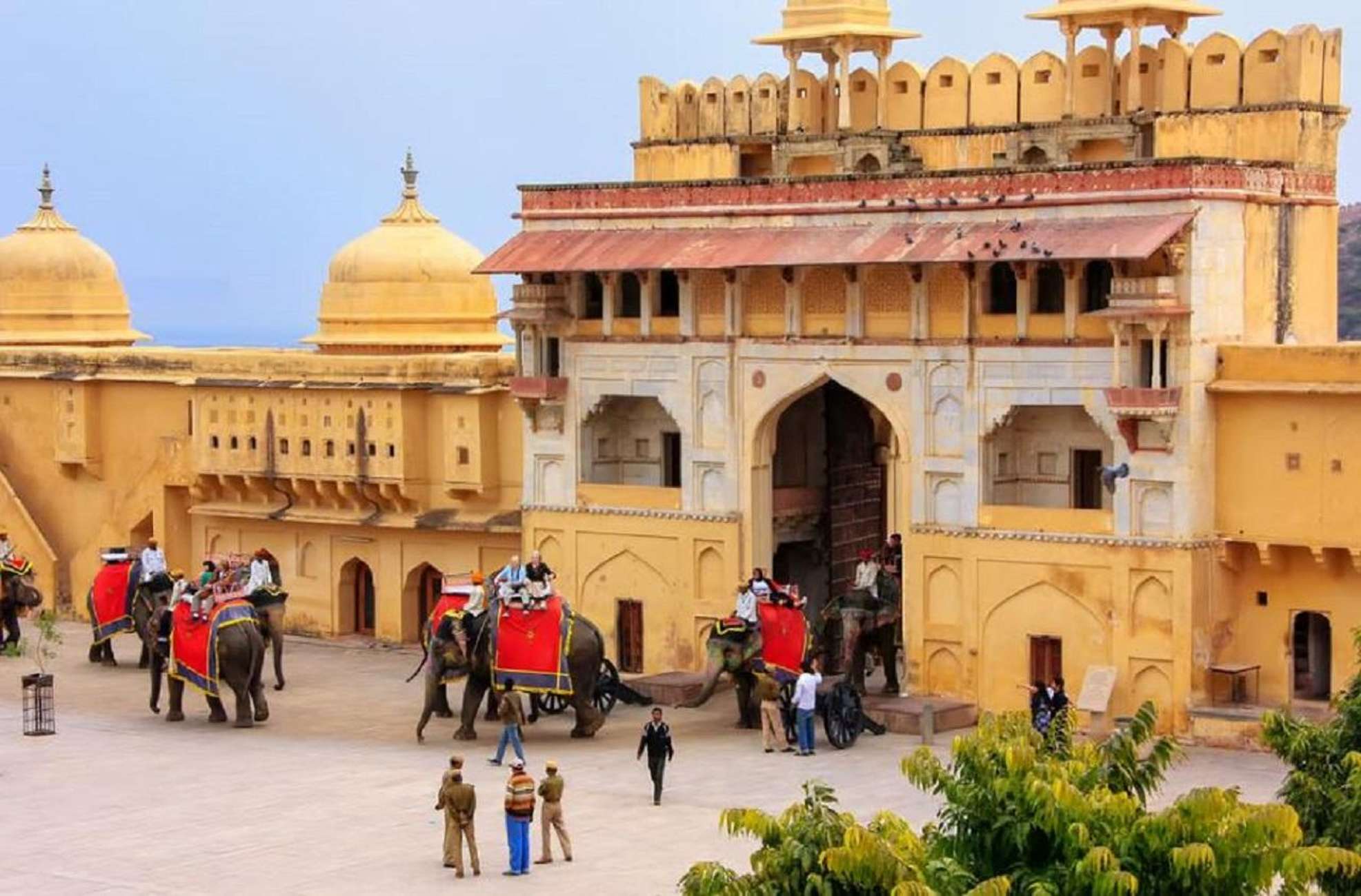 Jaipur: Amber Fort, Stepwell & Blind Love Temple Guided Tour