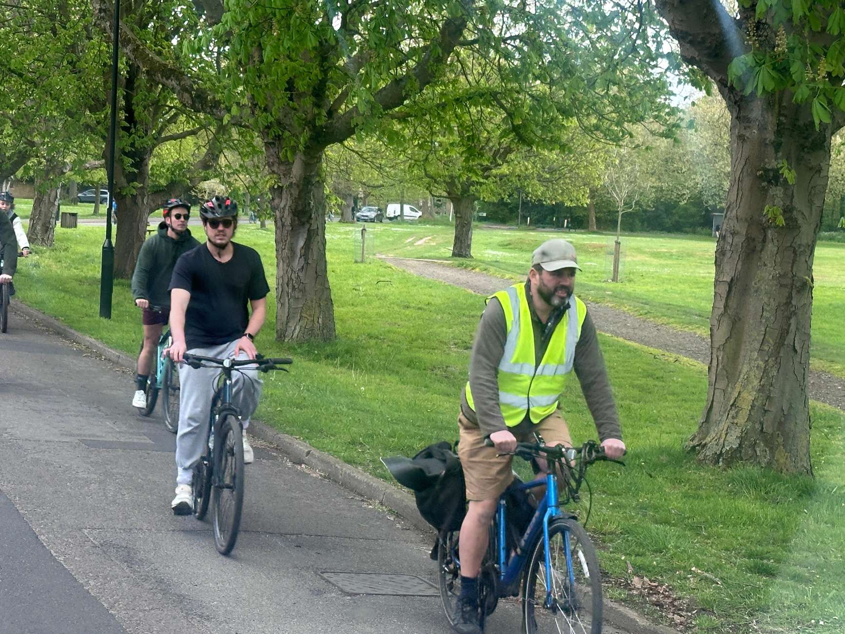 London: Historic Richmond Cycling Tour - Park, River, Palace