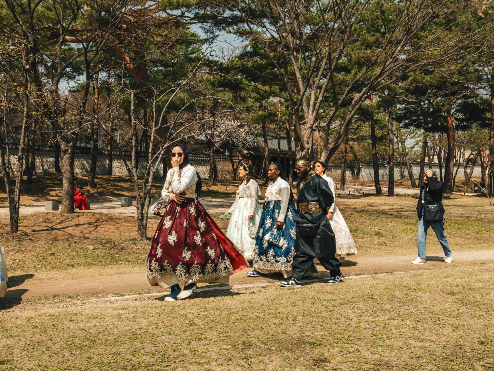 Seoul: City Hightlights, Palace Tour, and Optional Hanbok