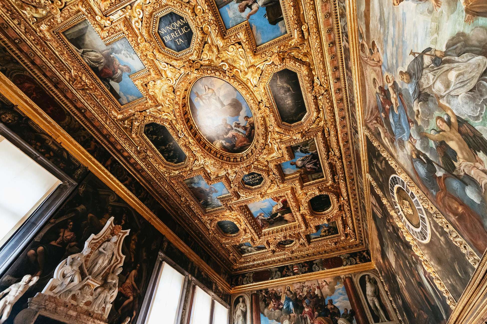 Venice: St. Mark's Basilica & Doge's Palace Tour with Ticket