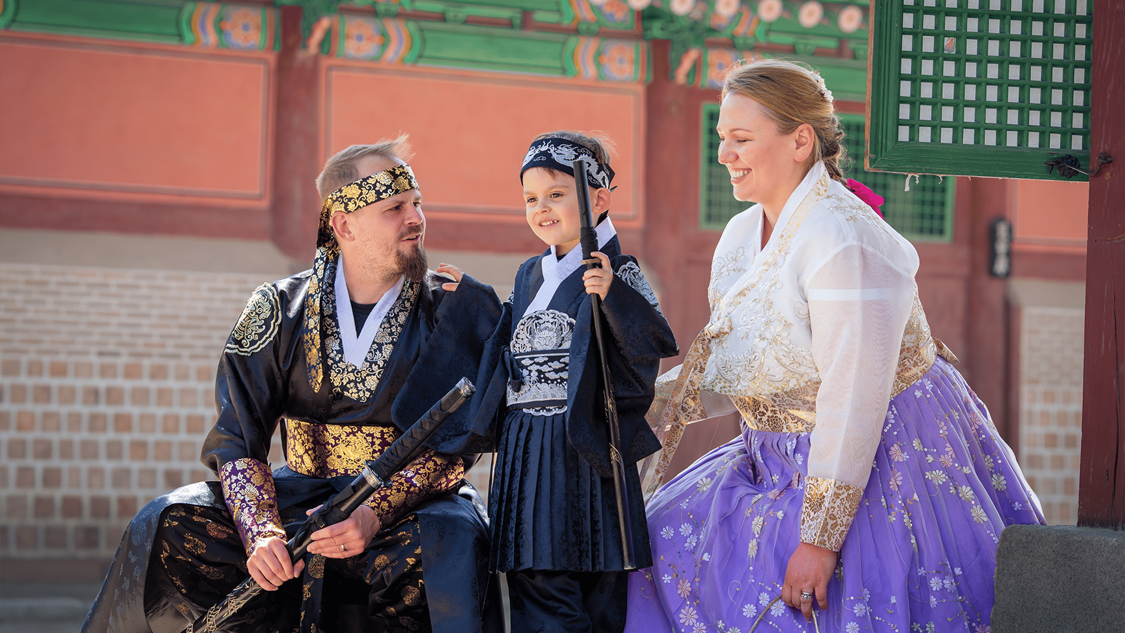 Seoul: Hanbok Rental with Gyeongbokgung Palace Entry