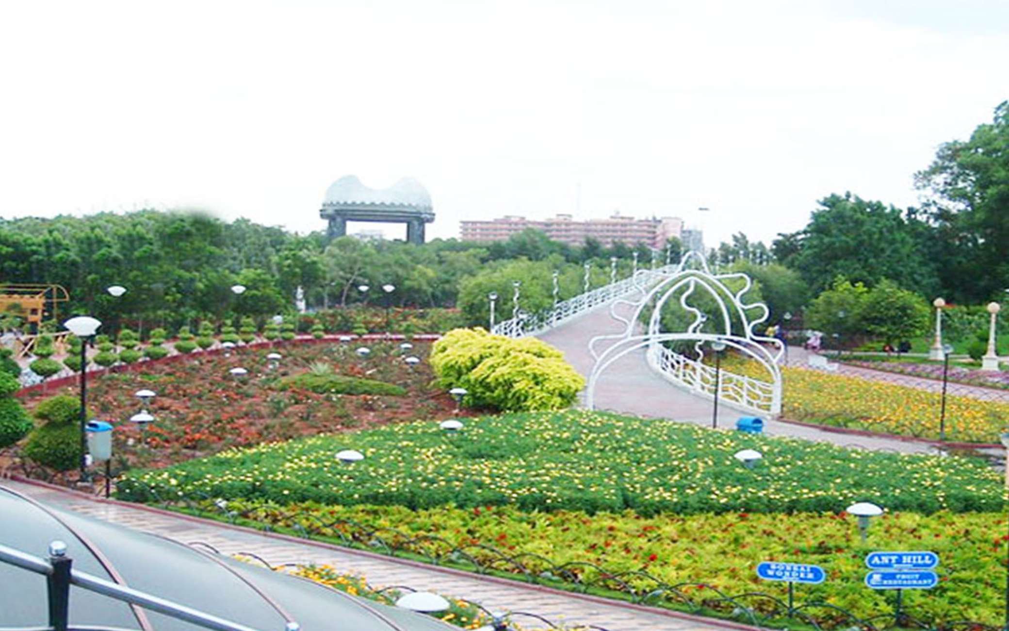 Hyderabad Evening Tour with Boat Ride, Laser Show & Dinner