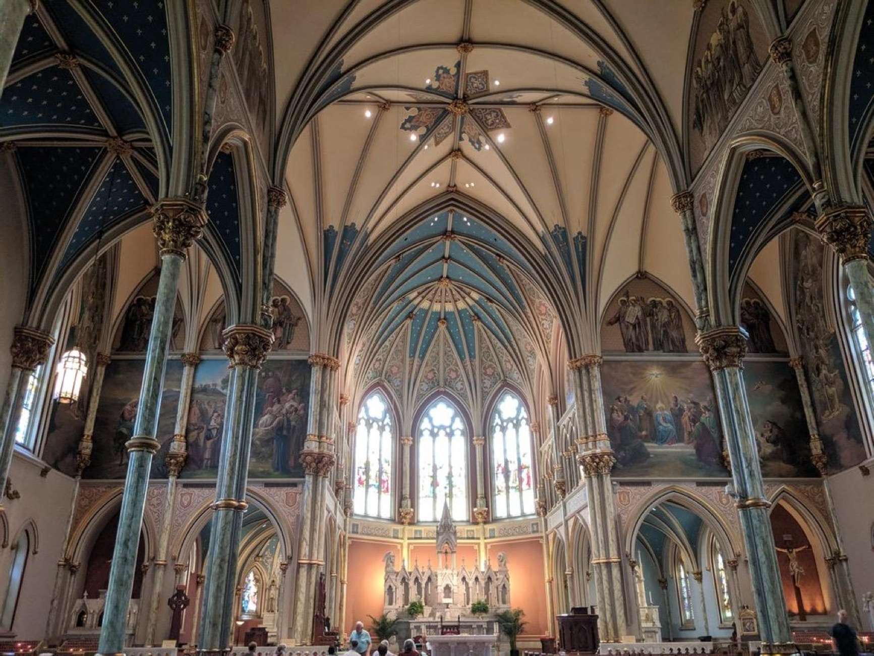 Savannah: Historic Districts & Bonaventure Private Tour