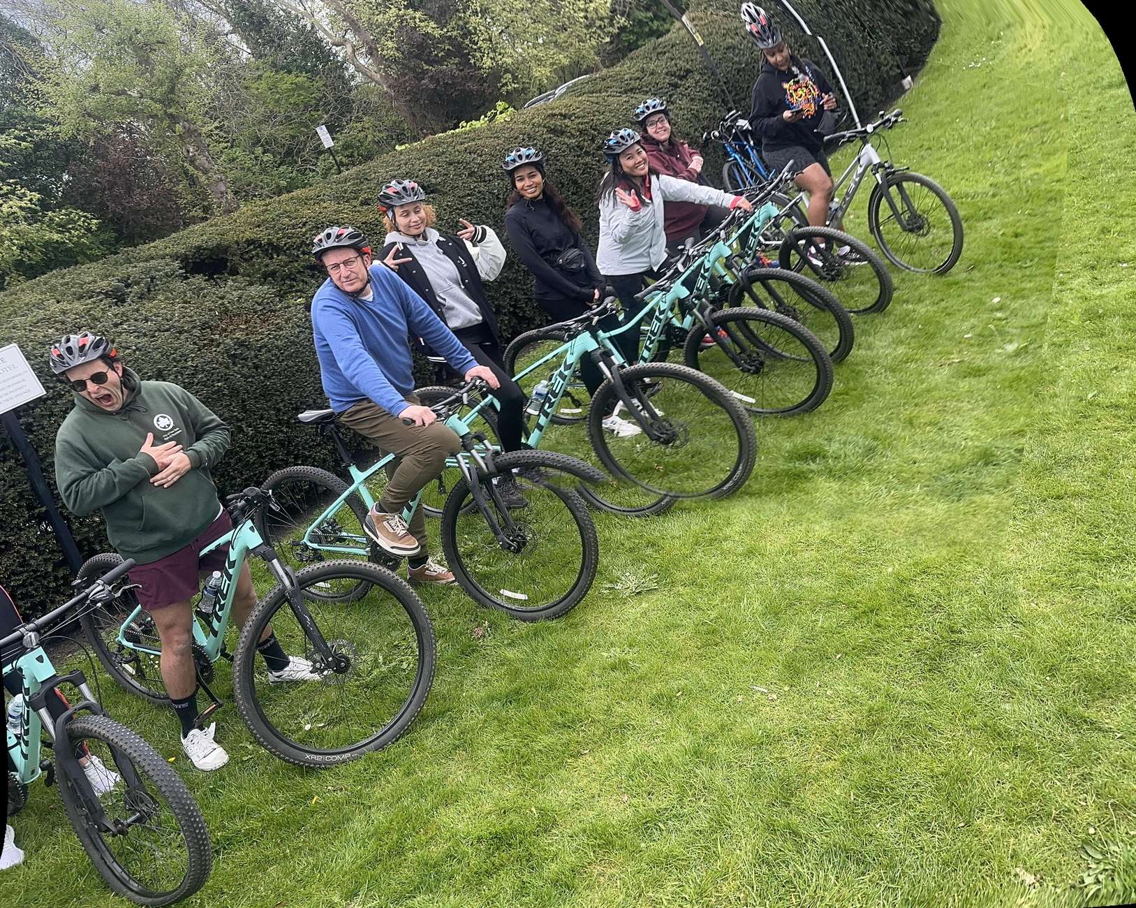 London: Historic Richmond Cycling Tour - Park, River, Palace