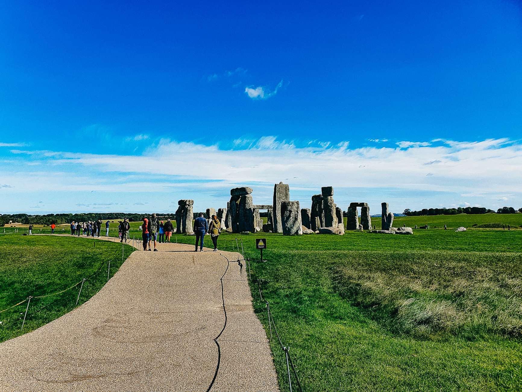 From London: Stonehenge and Bath Day Trip with Ticket
