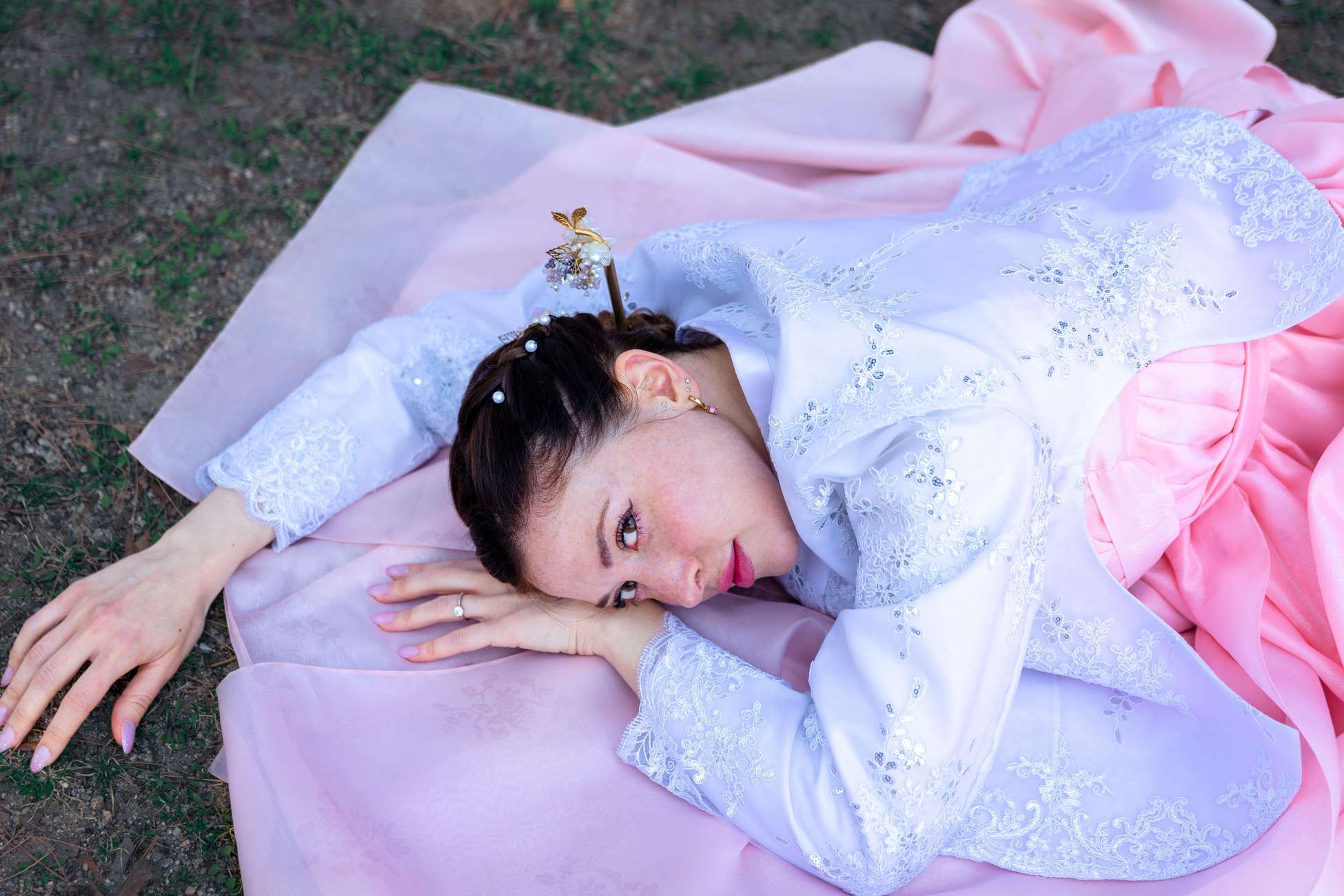 Seoul: Hanbok Rental with Gyeongbokgung Palace Entry