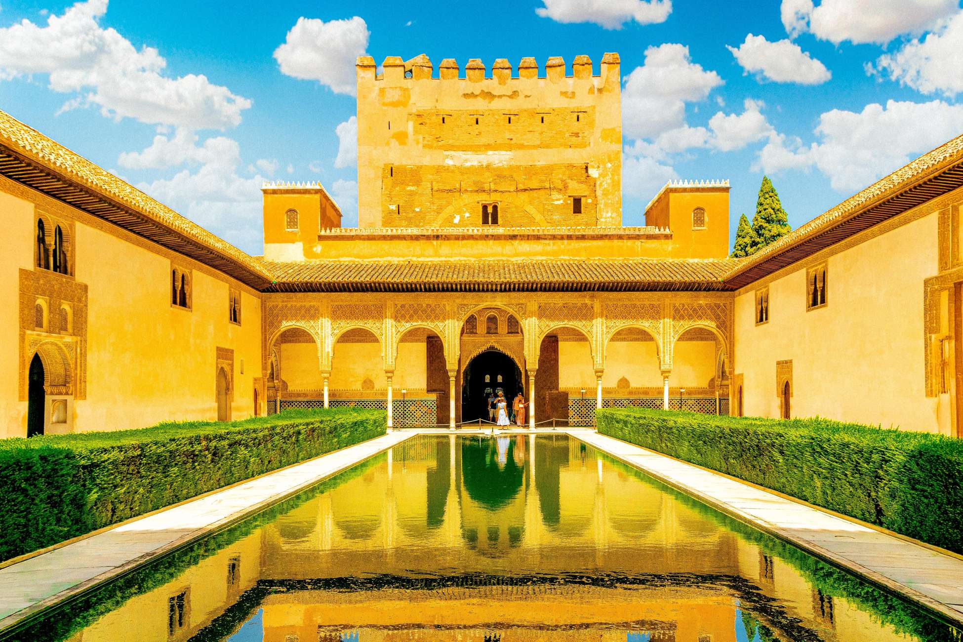 Granada: Alhambra, Generalife & Nasrid Palaces Guided Tour