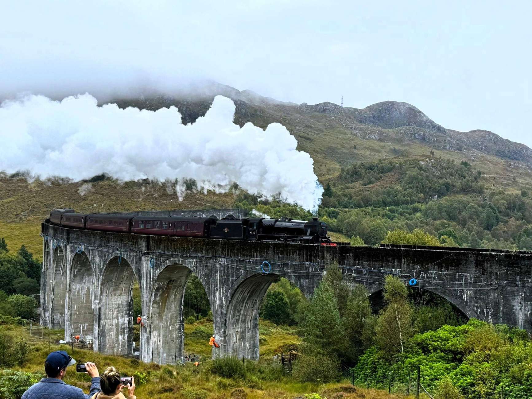 From Edinburgh: Glenfinnan Viaduct, Glencoe & Highlands Tour