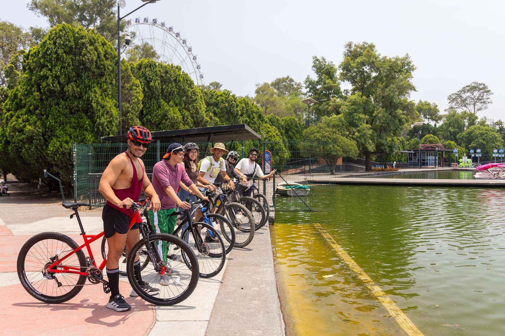Mexico City: Chapultepec Park Bike Tour with Museums