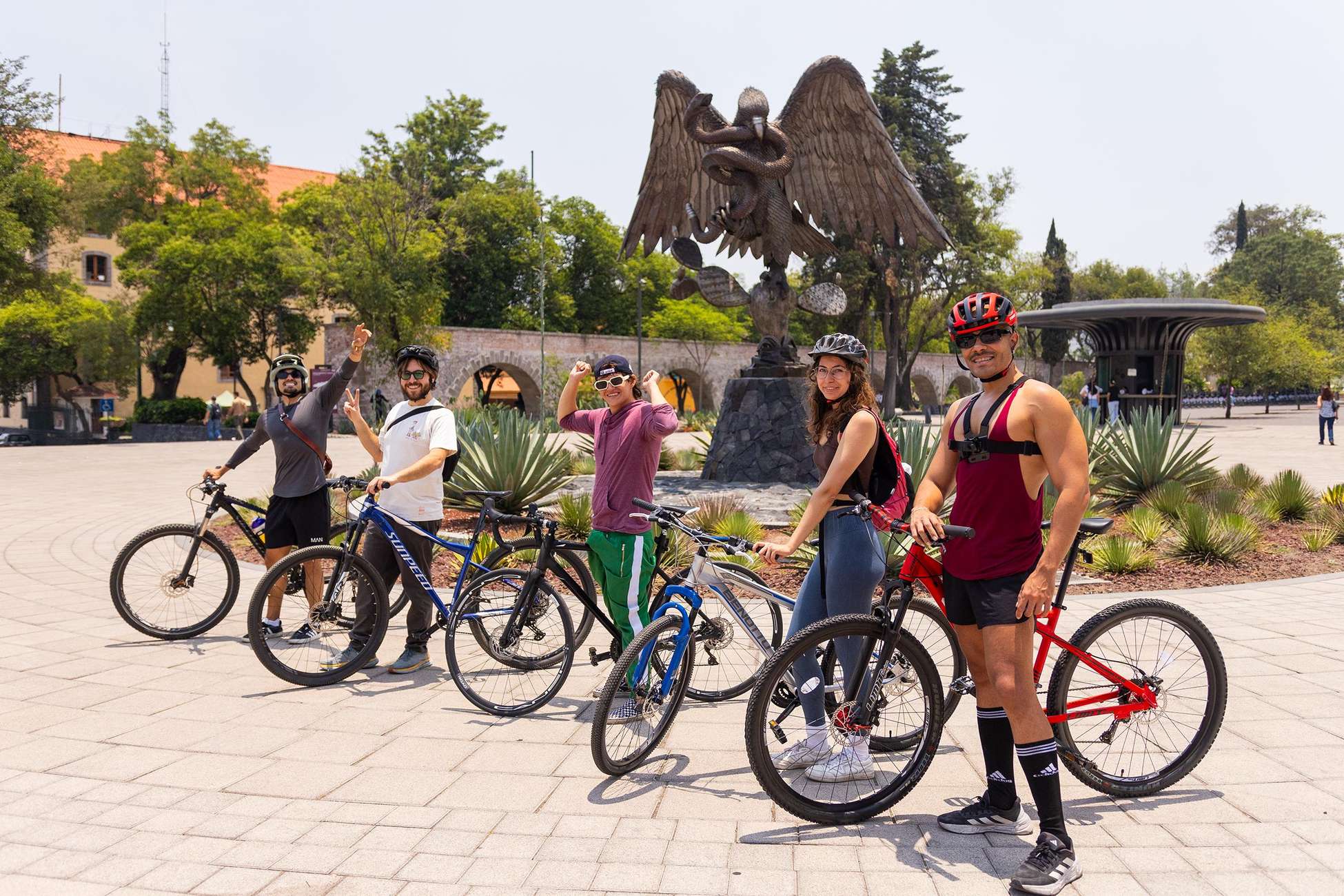 Mexico City: Chapultepec Park Bike Tour with Museums