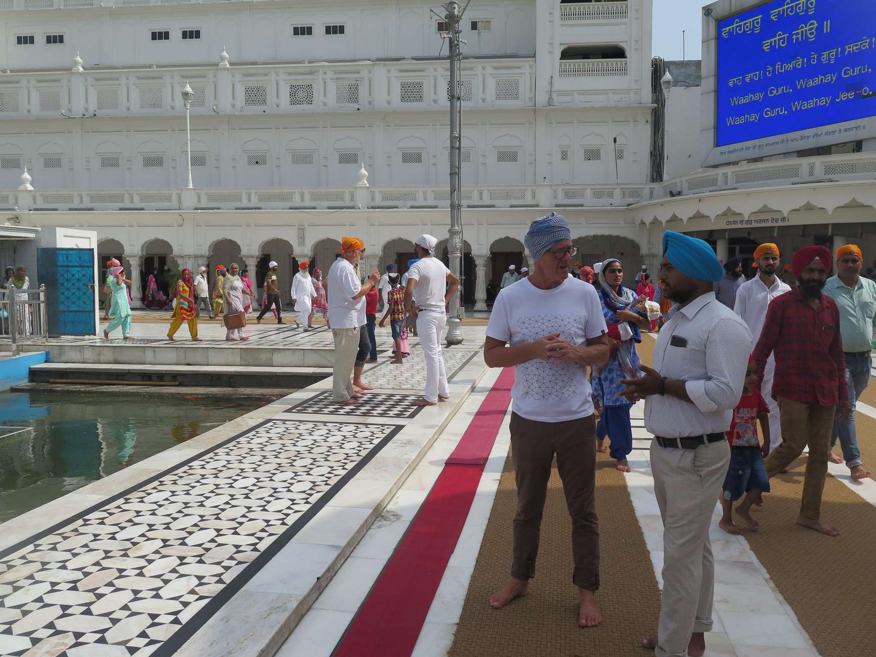 Amritsar: Golden Temple, Jallianwala Bagh, Wagah Border Tour