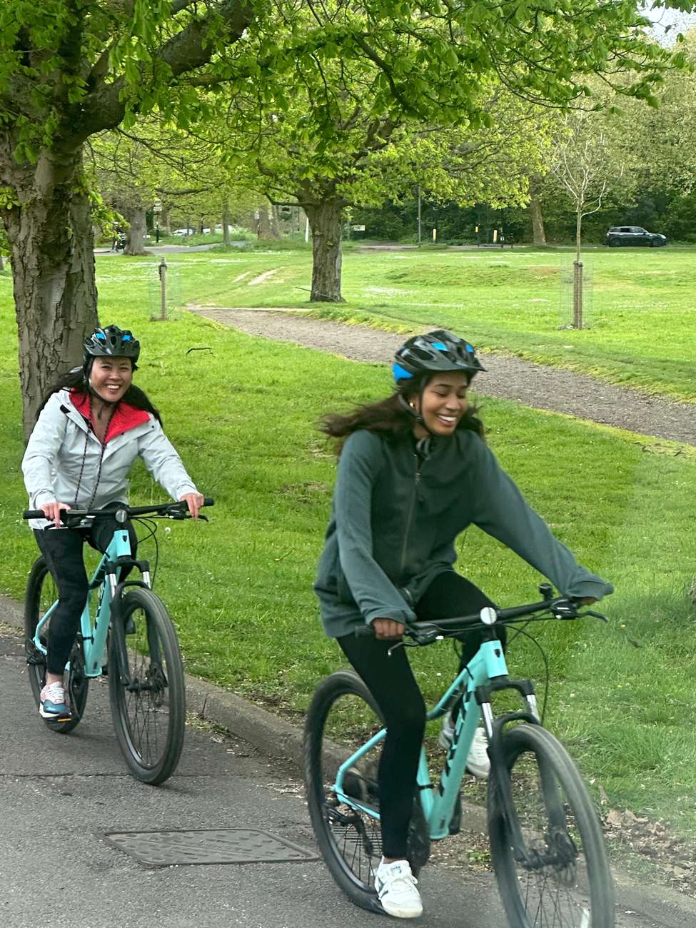 London: Historic Richmond Cycling Tour - Park, River, Palace