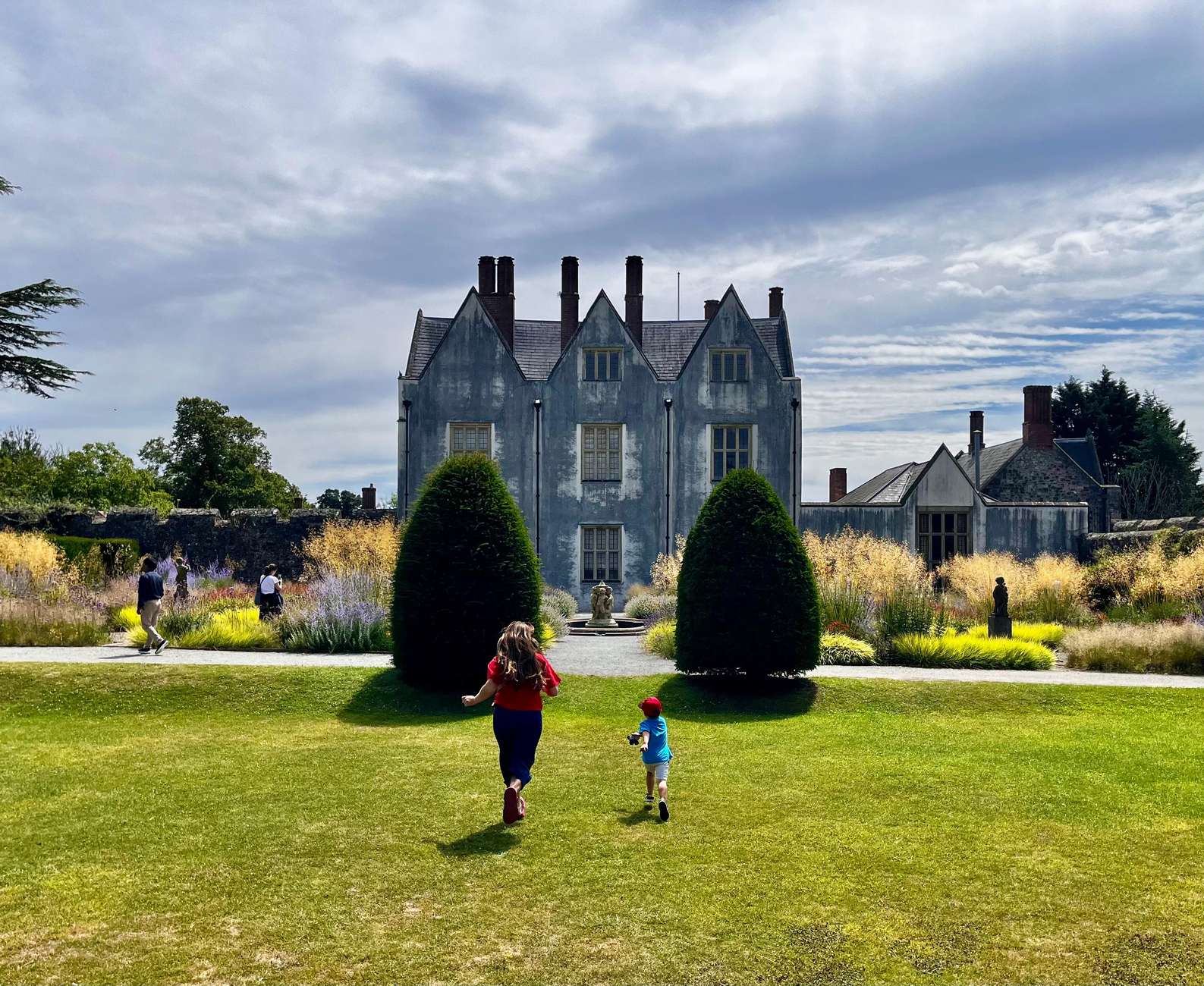 Cardiff: South Wales Cliffs, Beaches & Castles Day Tour