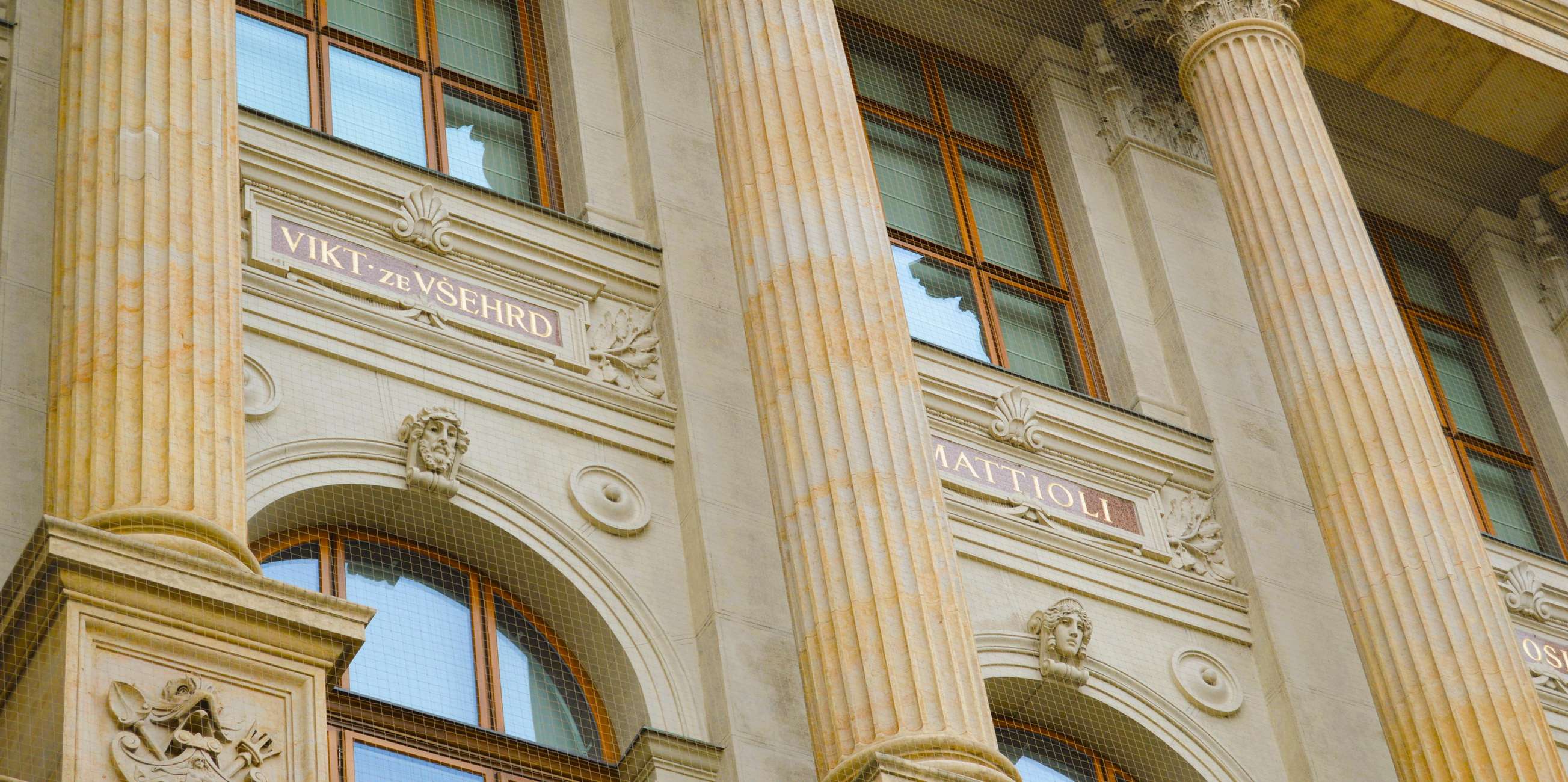 Prague: National Museum Ticket & Online Audioguide City Tour