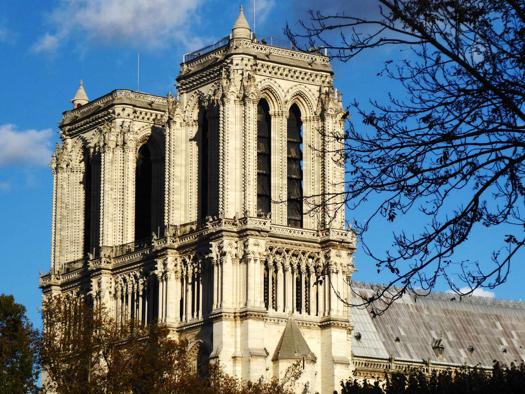 Guided tour of historic Paris with treasure hunt