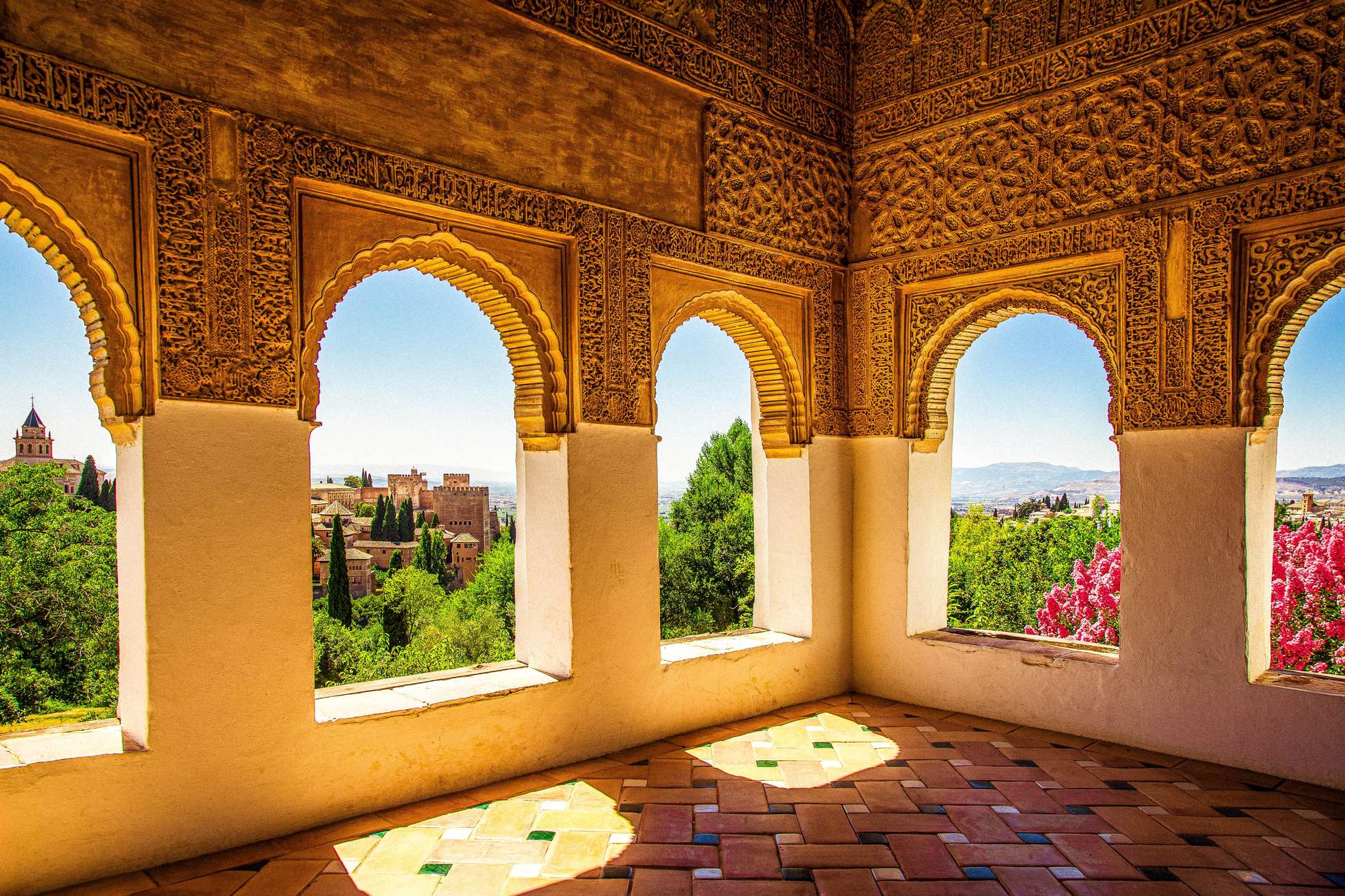 Granada: Alhambra, Generalife & Nasrid Palaces Guided Tour