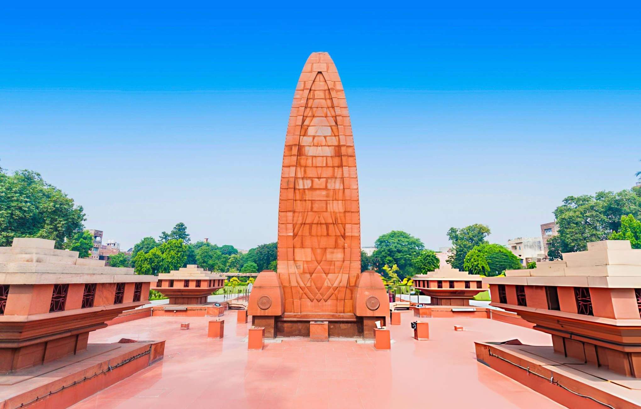 Walk and Explore Amritsar City: Guided Walking Tour by Foot
